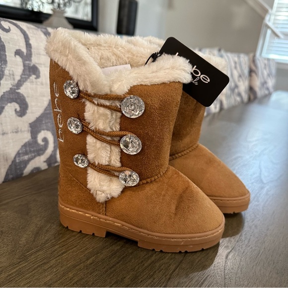 NWT Bebe Kids’ Rhinestone Button Faux Fur Lined Trim Winter Boot Sizes 8 9 10 - Picture 1 of 9